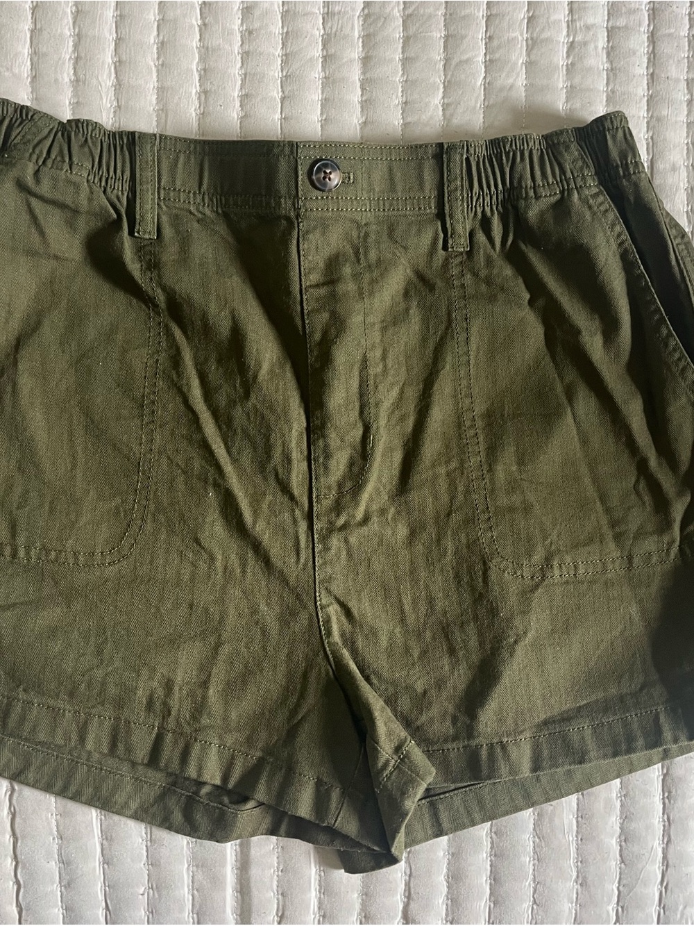 Madewell Women’s Olive Green Casual Shorts